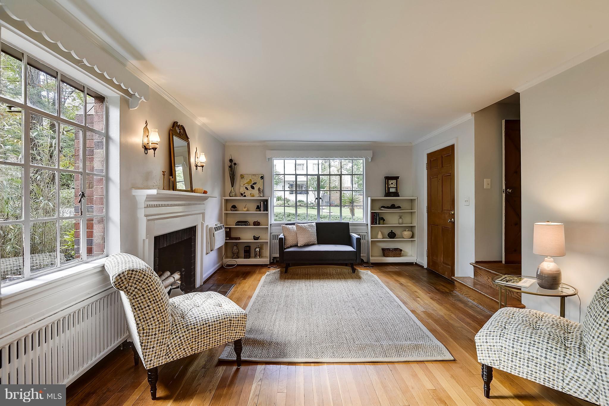 3305 Cameron Mills Road Alexandria, VA 22302 - Photo 6 of 30 Living room features built-ins