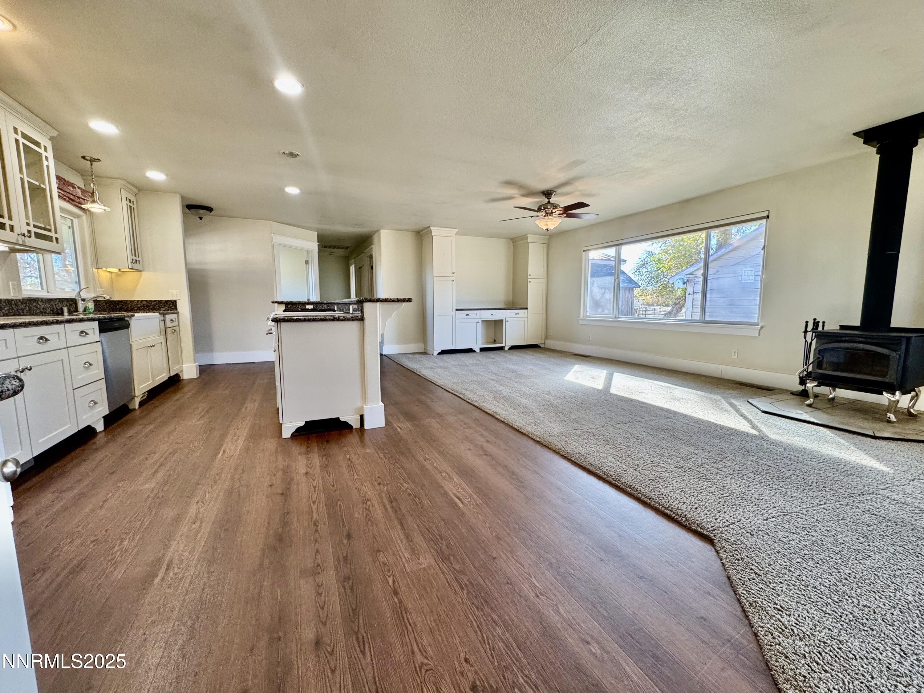 911 Waterloo Lane Gardnerville, NV 89460 - Photo 9 of 49 9