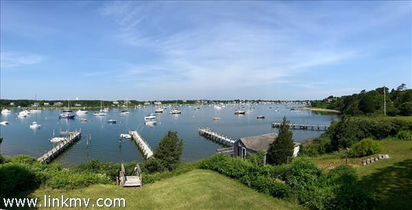 26 Calebs Pond Road Edgartown, MA 02539 - Photo 3 of 27 http://d1qzqeyxiitrap.cloudfront.net/photos/38853/600/1e7a1005.jpg