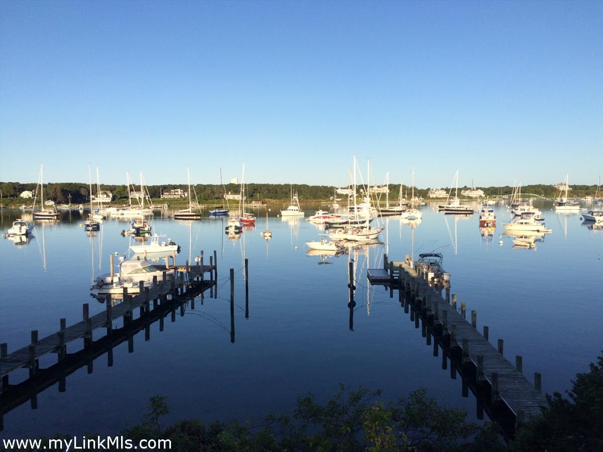 26 Calebs Pond Road Edgartown, MA 02539 - Photo 22 of 27 http://d1qzqeyxiitrap.cloudfront.net/photos/38853/1200/e6520cde.jpg