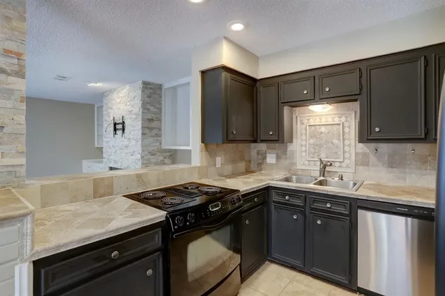 $2,000 | 11126 Twain Drive, Montgomery, TX 77356