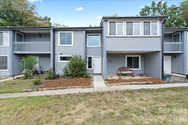 $319,000 | 6610 Point Comfort Lane, Charlotte, NC 28226