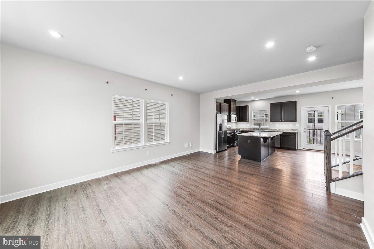 2145 Rivers Drive Newark, DE 19702 - Photo 5 of 30 Spacious modern living area awaits you.