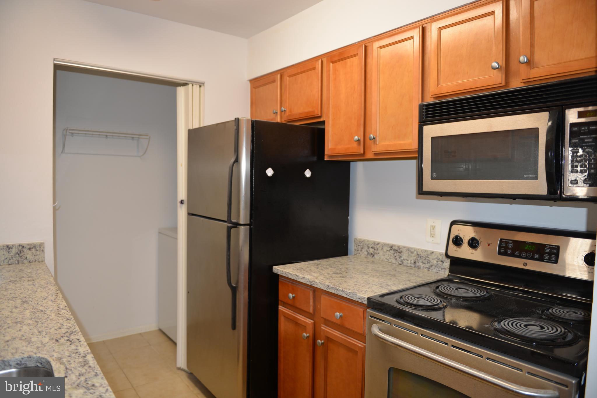 1781 Jonathan Way, Unit H Reston, VA 20190 - Photo 6 of 23 Kitchen
