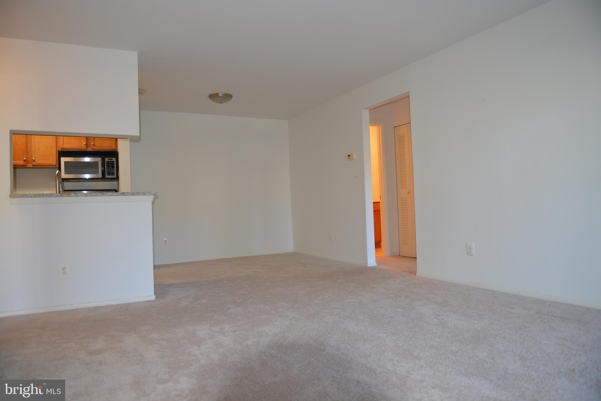 1781 Jonathan Way, Unit H Reston, VA 20190 - Photo 10 of 23 Living Room