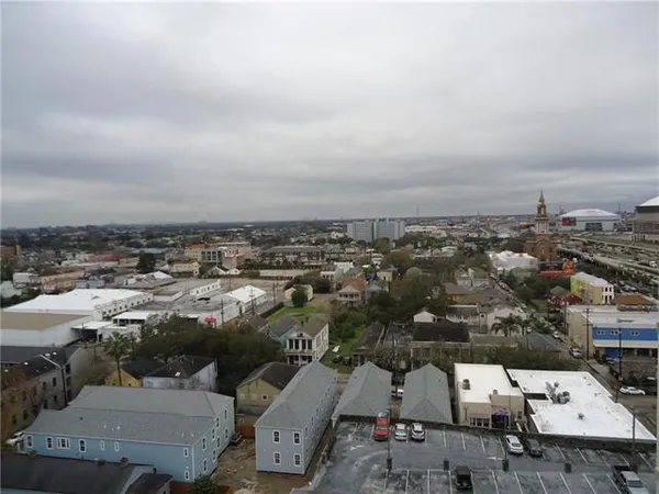 $1,250 | 1205 St Charles Avenue, Unit 1402, New Orleans, LA 70130