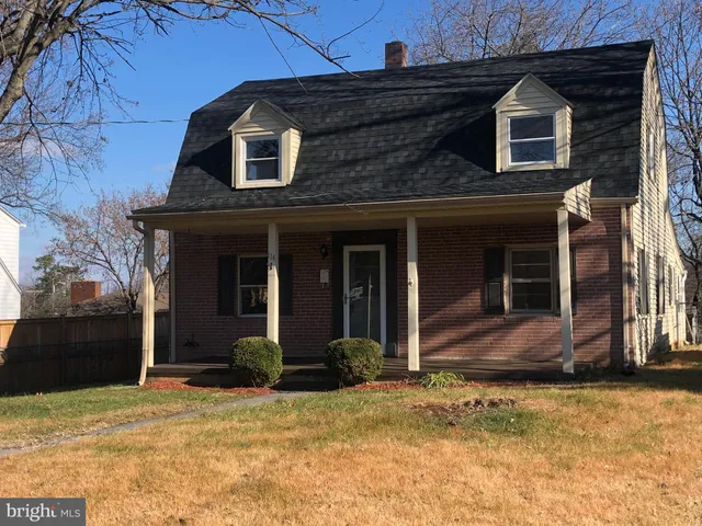 a house view with a outdoor space