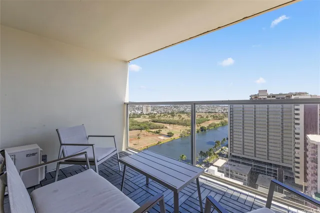 $419,000 | 445 Seaside Avenue, Unit 2415, Honolulu, HI 96815