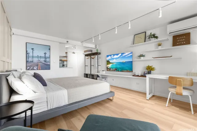 $419,000 | 445 Seaside Avenue, Unit 2415, Honolulu, HI 96815