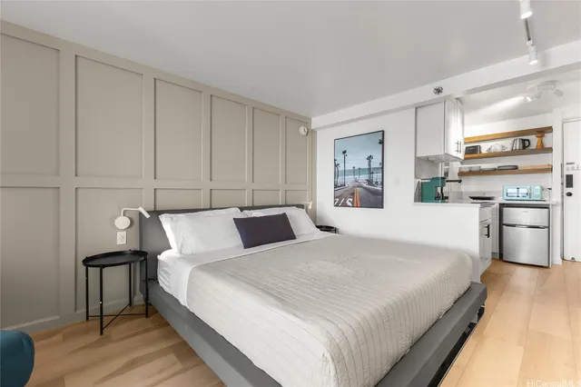 $419,000 | 445 Seaside Avenue, Unit 2415, Honolulu, HI 96815