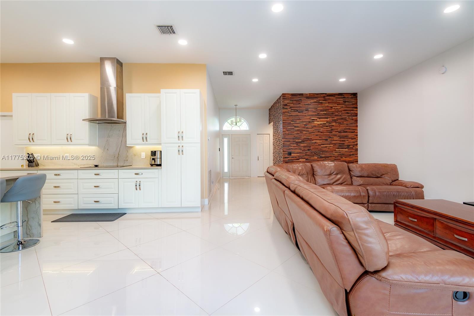 23274 Alora Drive Boca Raton, FL 33433 - Photo 16 of 44 Gallery Image 16