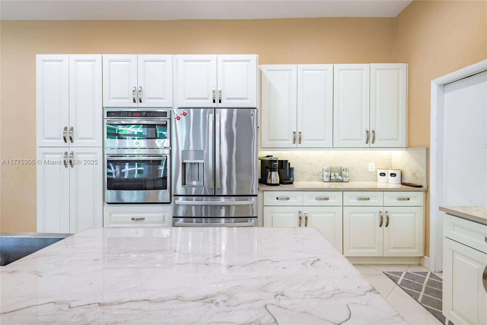 23274 Alora Drive Boca Raton, FL 33433 - Photo 6 of 44 Gallery Image 6