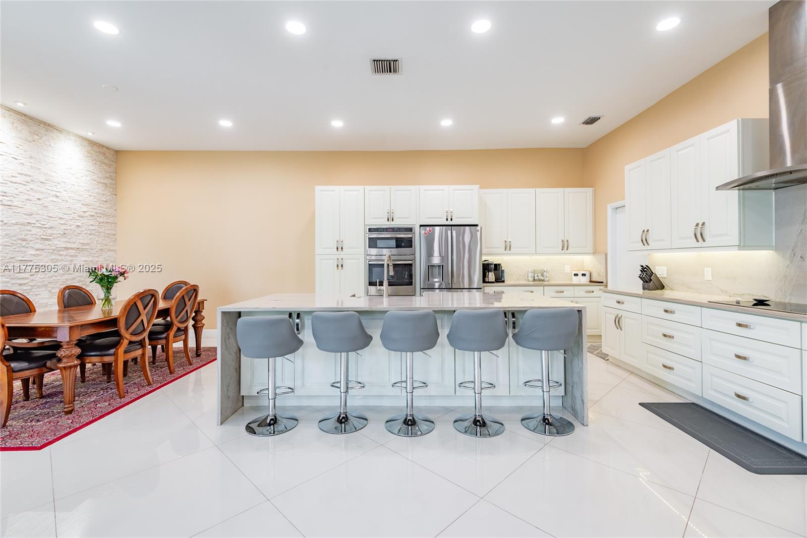 23274 Alora Drive Boca Raton, FL 33433 - Photo 8 of 44 Gallery Image 8