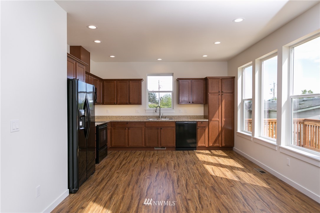 8416 Treevue Road Blaine, WA 98230 - Photo 9 of 22 Gallery Image 9