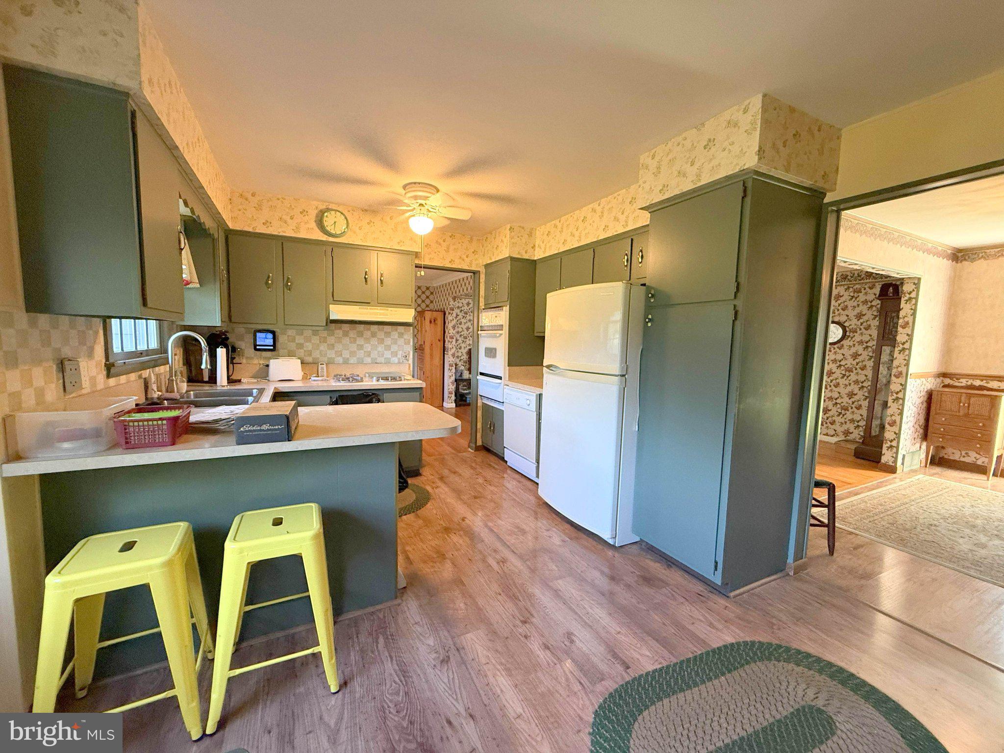 642 Forest Grove Road Vineland, NJ 08360 - Photo 8 of 33 Kitchen