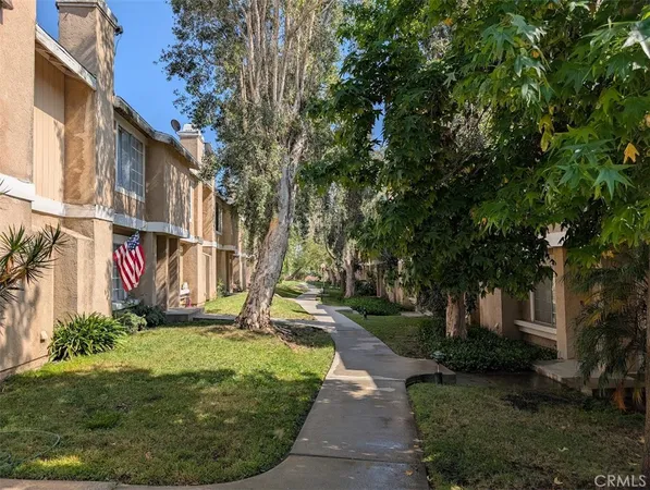 $3,295 | 14344 Foothill Boulevard, Unit 1004, Sylmar, CA 91342