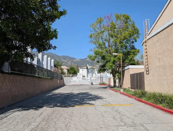 $3,295 | 14344 Foothill Boulevard, Unit 1004, Sylmar, CA 91342
