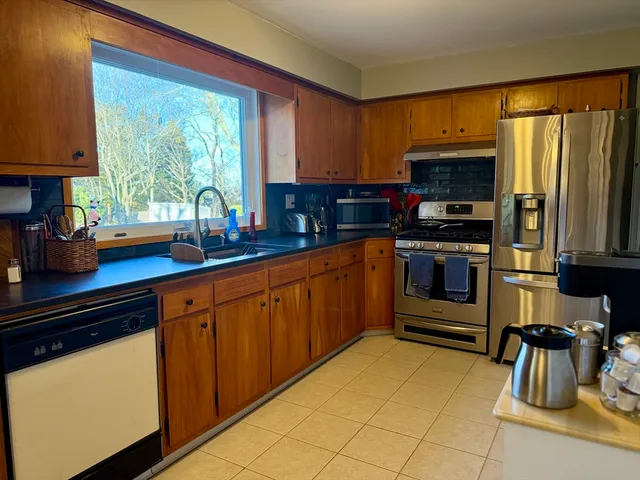 $2,700 | 12 Holiday Drive, Fairhaven, MA 02719