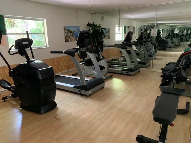 $1,400 | 5168 Northeast 6th Avenue, Unit 429, Fort Lauderdale, FL 33334