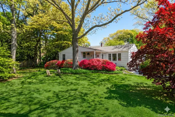 $1,200,000 | 77 Bay Drive East, Huntington, NY 11743