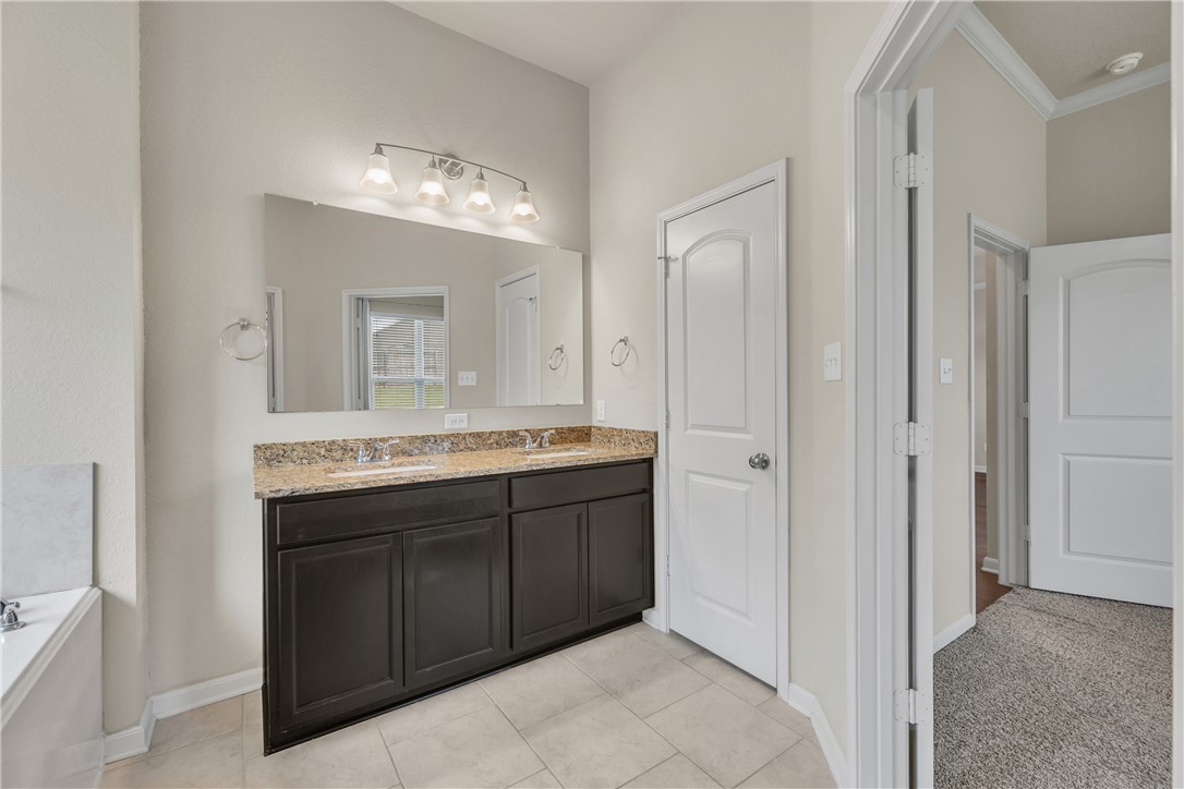 2073 Positano Loop Bryan, TX 77808 - Photo 12 of 24