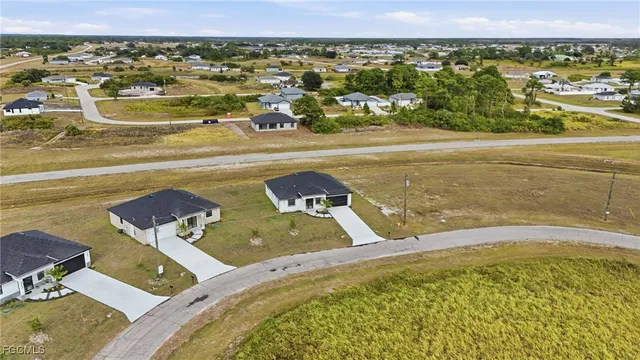 $349,000 | 9027 Bamboo Circle, LaBelle, FL 33935