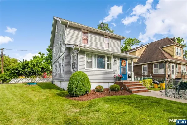 $574,900 | 13 Elm Drive, Cedar Grove, NJ 07009