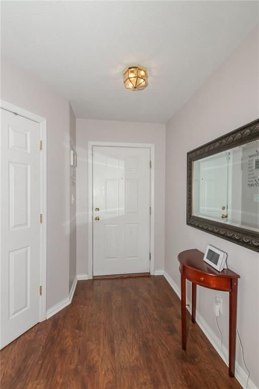 2741 Rothe Lane Indianapolis, IN 46229 - Photo 3 of 25 Gallery Image 3