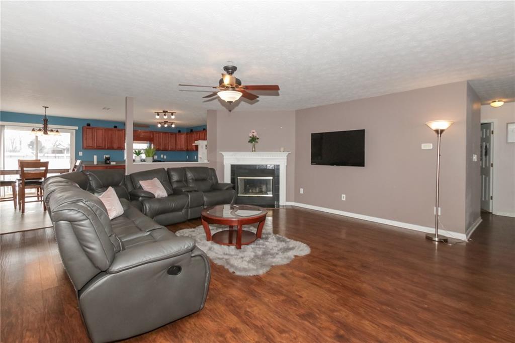 2741 Rothe Lane Indianapolis, IN 46229 - Photo 4 of 25 Gallery Image 4