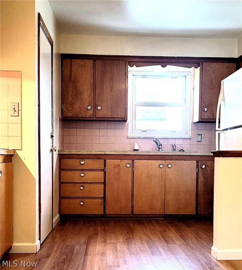 6251 State Road Cleveland, OH 44134 - Photo 3 of 24 Beautiful Hardwood Cabinets