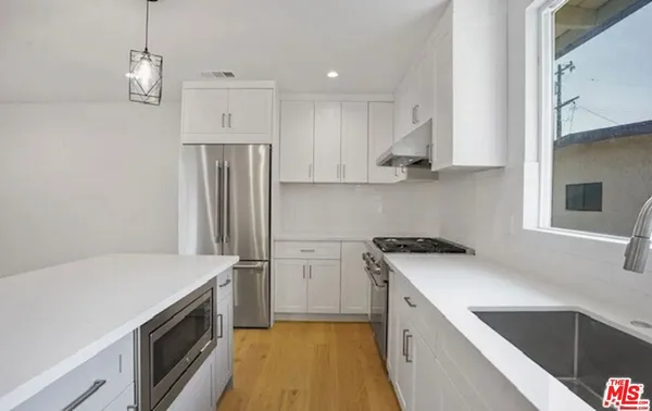 $6,750 | 7406 West 82nd Street, Los Angeles, CA 90045