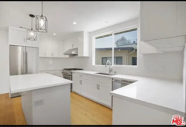 $6,750 | 7406 West 82nd Street, Los Angeles, CA 90045