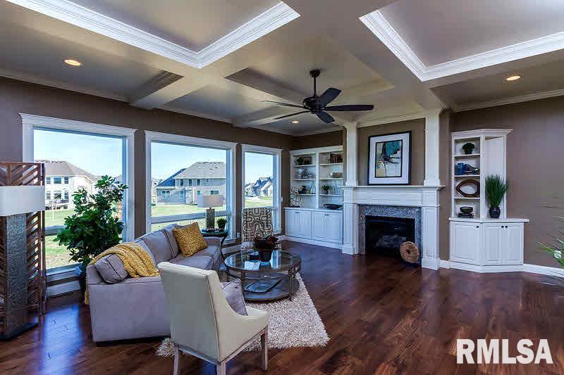 6505 Cardinal Road Bettendorf, IA 52722 - Photo 4 of 24 Gallery Image 4