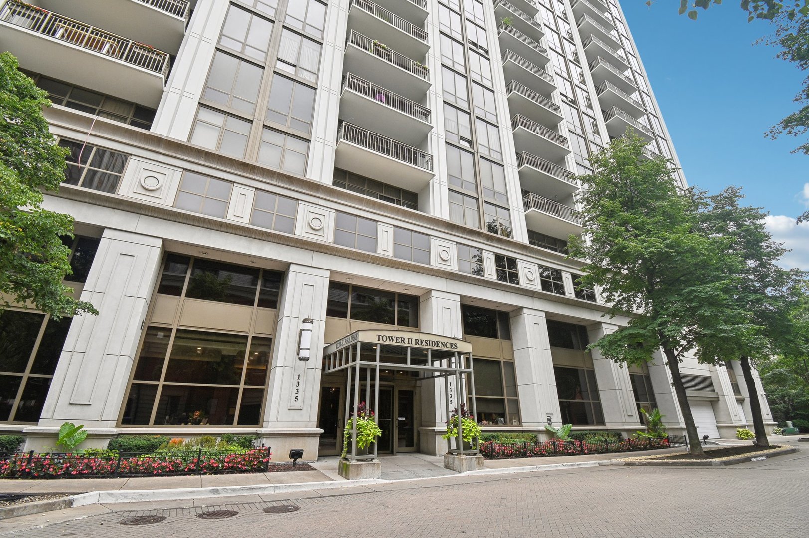 1335 South Prairie Avenue, Unit 2009 Chicago, IL 60605 - Photo 1 of 30 front view of a building