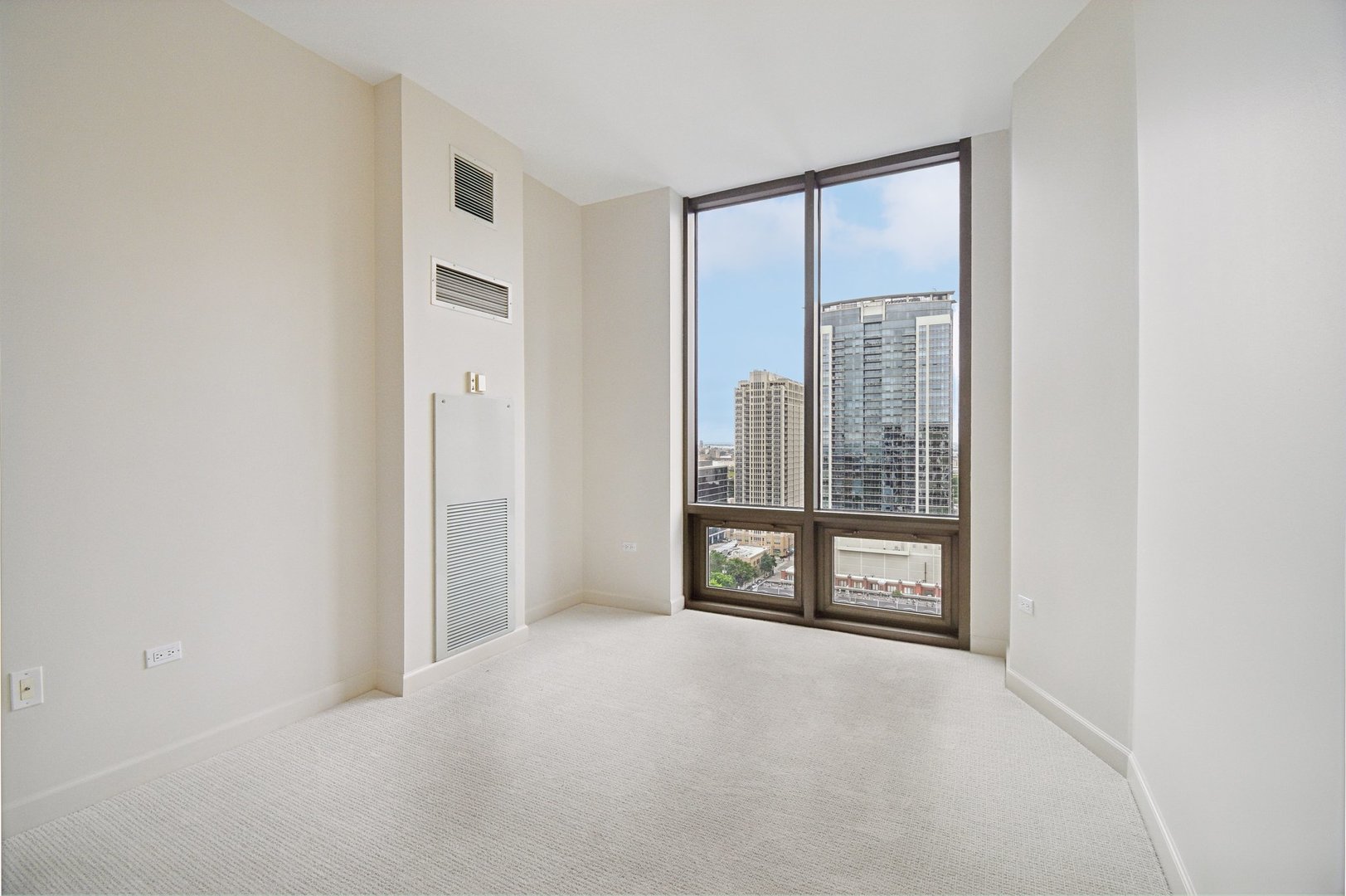 1335 South Prairie Avenue, Unit 2009 Chicago, IL 60605 - Photo 16 of 30 a view of a room with large window