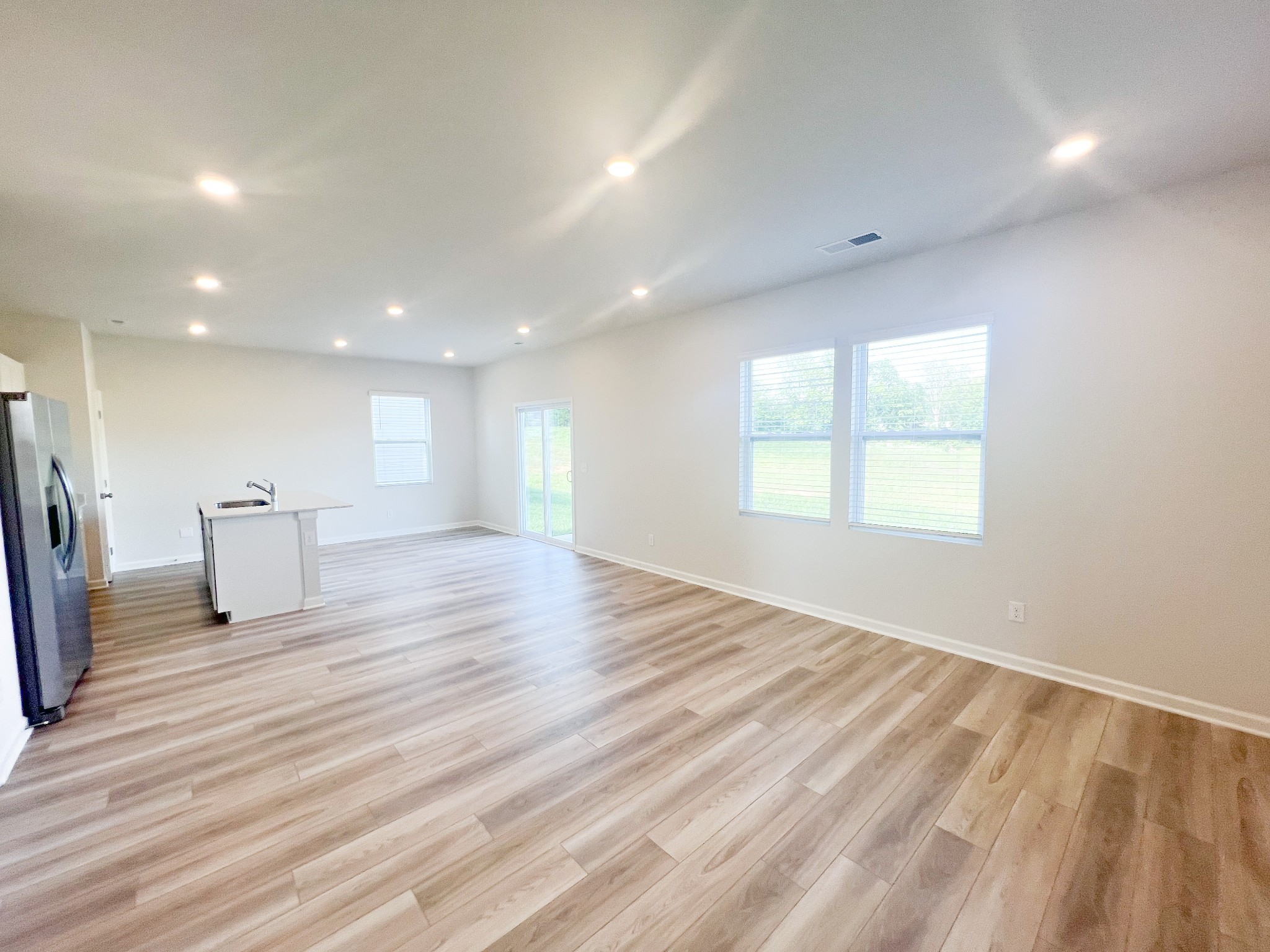 449 Perthshire Loop Clarksville, TN 37043 - Photo 3 of 24