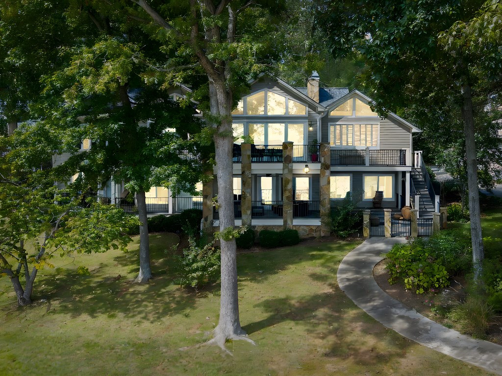 1370 Heathers Cove Circle Hiawassee, GA 30546 - Photo 83 of 99 a front view of a house with a yard