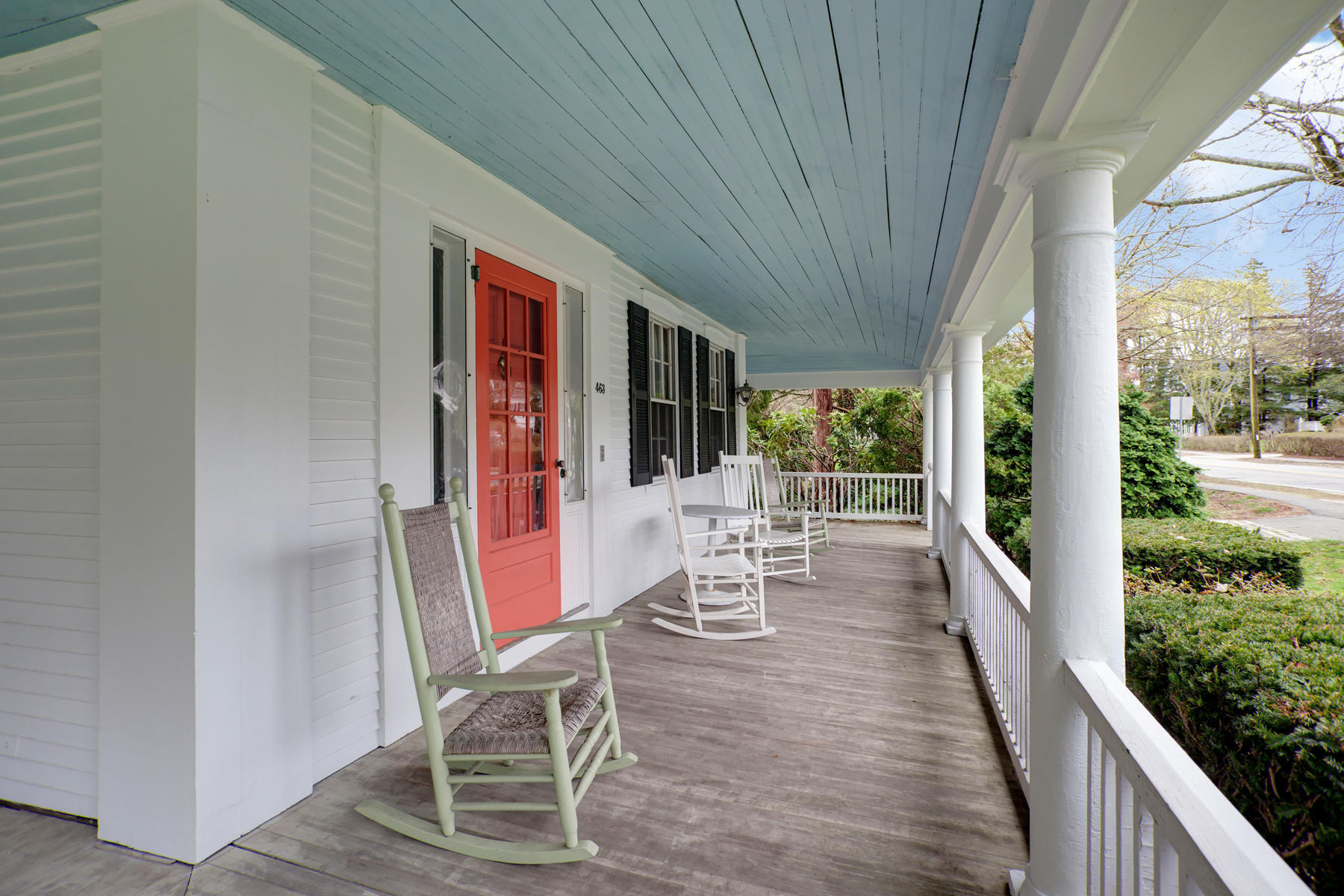 463 Main Street Centerville, MA 02632 - Photo 4 of 36 a outdoor space with the couches and chairs