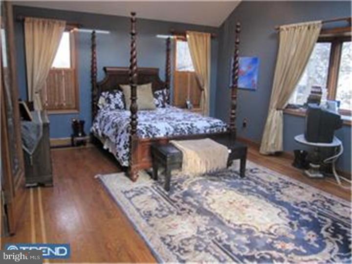 37 West Chelfield Road Glenside, PA 19038 - Photo 8 of 15 Gallery Image 8