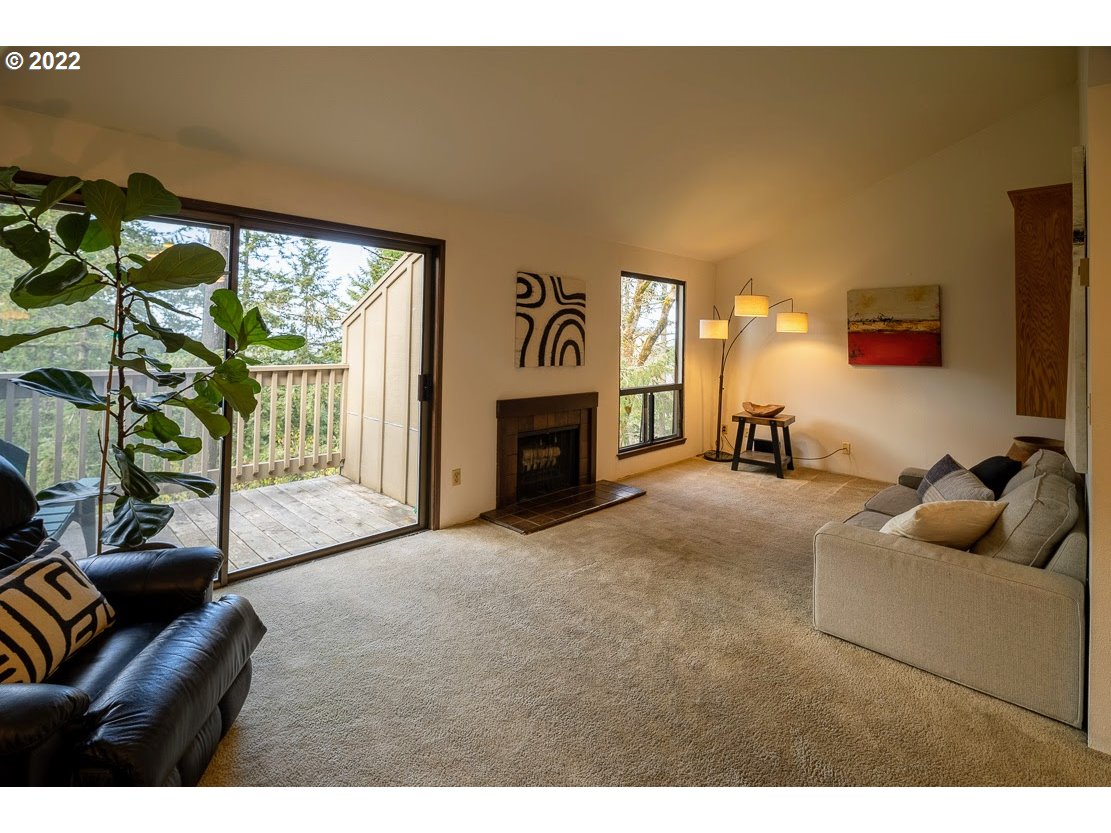 114 Treehill Loop Eugene, OR 97405 - Photo 1 of 28 Gallery Image 1