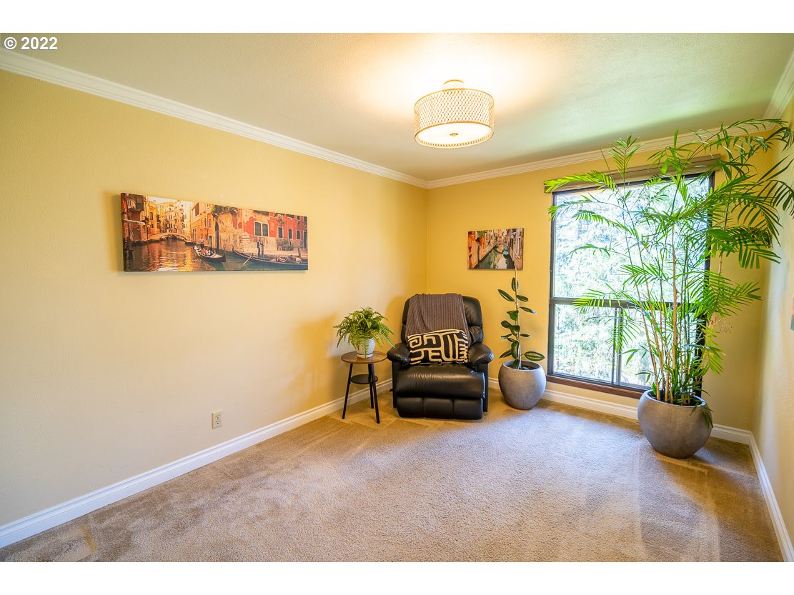 114 Treehill Loop Eugene, OR 97405 - Photo 23 of 28 Gallery Image 23