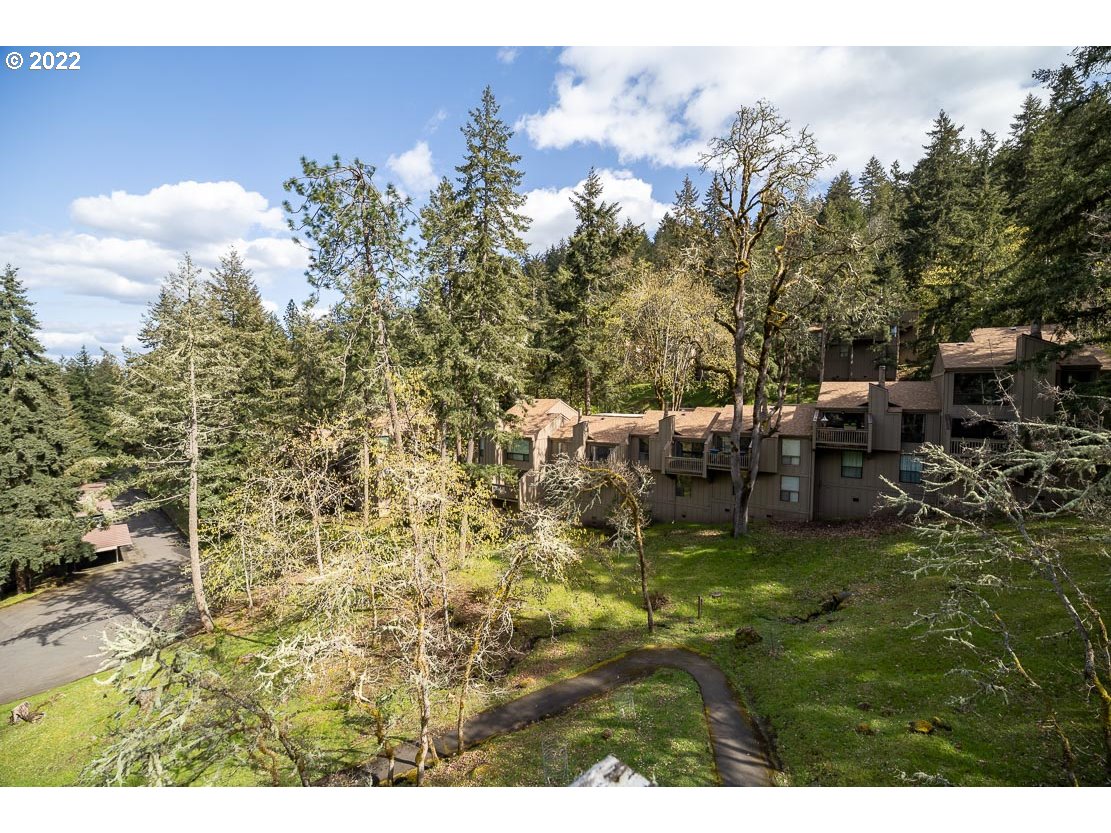 114 Treehill Loop Eugene, OR 97405 - Photo 26 of 28 Gallery Image 26