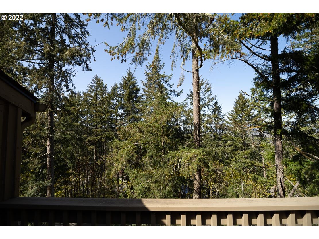 114 Treehill Loop Eugene, OR 97405 - Photo 27 of 28 Gallery Image 27