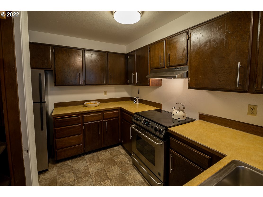 114 Treehill Loop Eugene, OR 97405 - Photo 6 of 28 Gallery Image 6