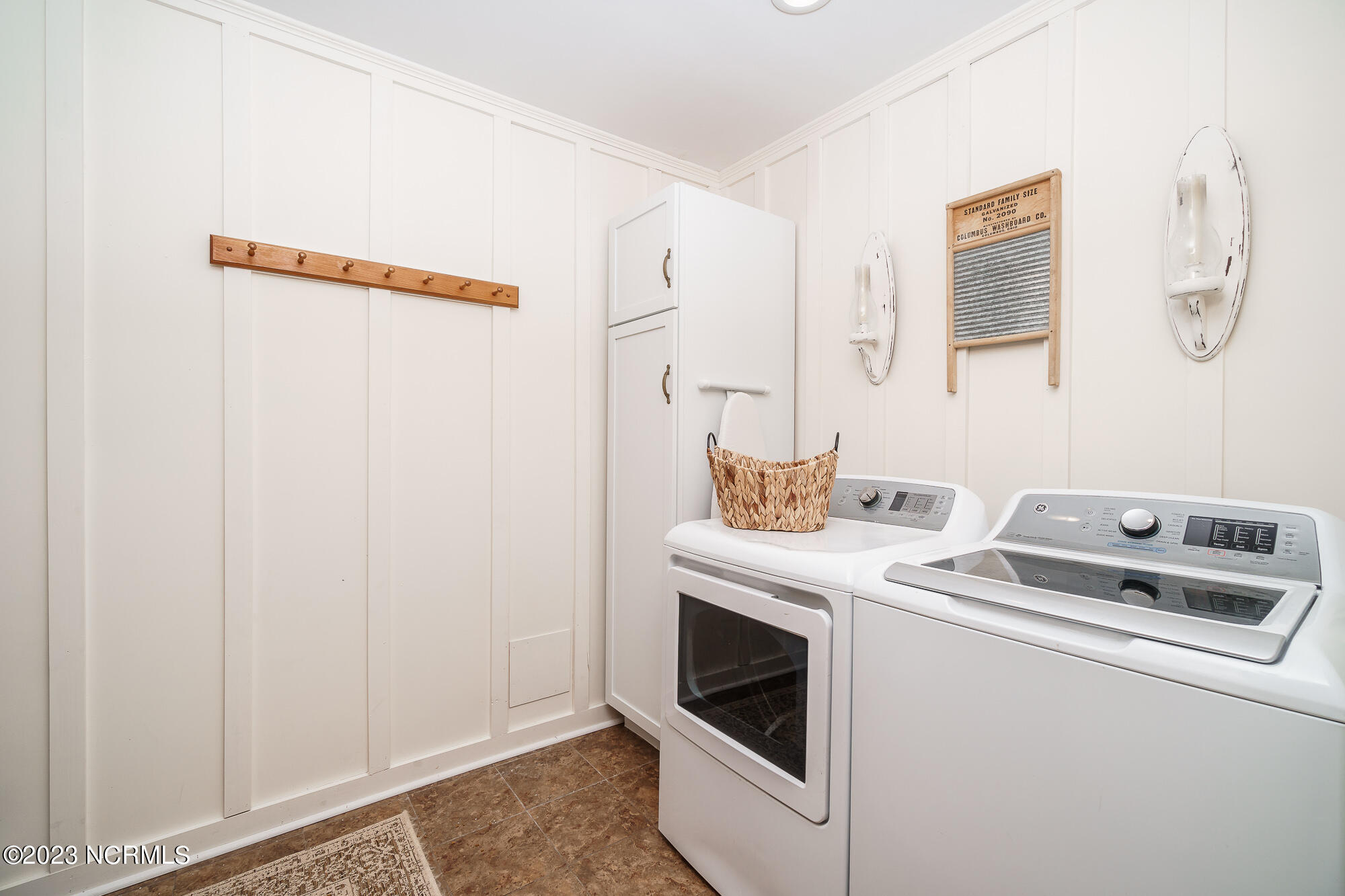 4200 Country Club Road Morehead City, NC 28557 - Photo 17 of 42 Laundry Room off of Family Room