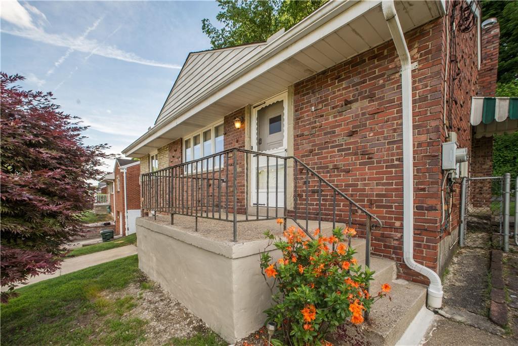 4974 Doyle Road Pittsburgh, PA 15227 - Photo 2 of 25 Gallery Image 2