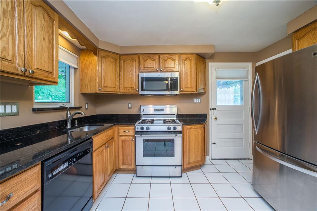 4974 Doyle Road Pittsburgh, PA 15227 - Photo 10 of 25 Gallery Image 10