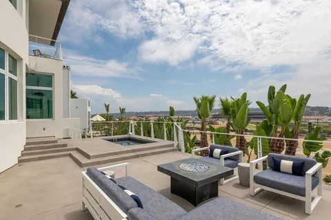 $6,850,000 | 121 Via De La Valle, Del Mar, CA 92014