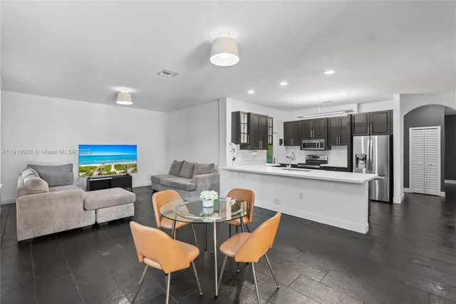 a en suite bathroom with a sink and a mirror