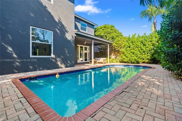 $860,000 | 9777 Southwest 161st Place, Miami, FL 33196